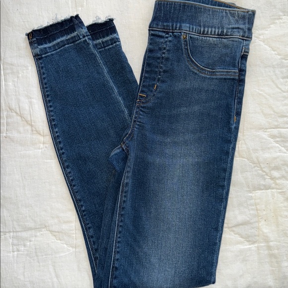 Spanx distressed pull-on skinny ankle jeans in a medium blue wash - Picture 3 of 6